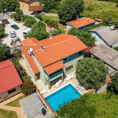 House For 8 People Very Close To The Tatil Evi *