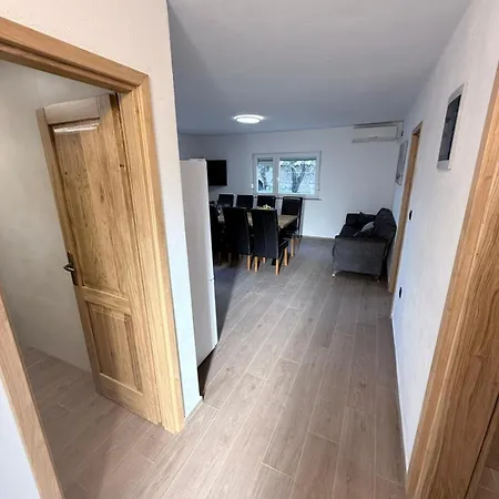 House For 8 People Very Close To The