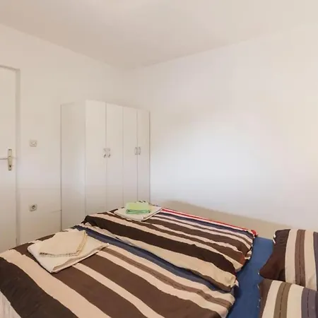 House For 8 People Very Close To The Holiday home
