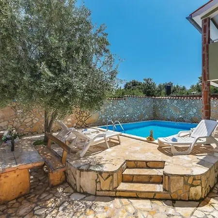 House For 8 People Very Close To The * Mednjan