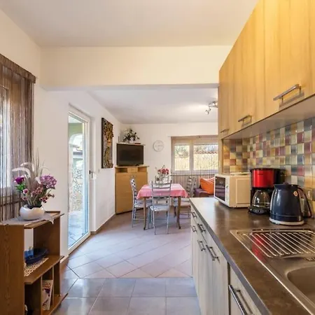 Holiday home House For 8 People Very Close To The Mednjan