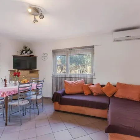 House For 8 People Very Close To The * Mednjan