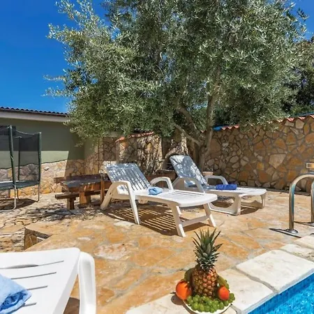بيت للعطل House For 8 People Very Close To The Mednjan