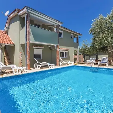 House For 8 People Very Close To The * Mednjan