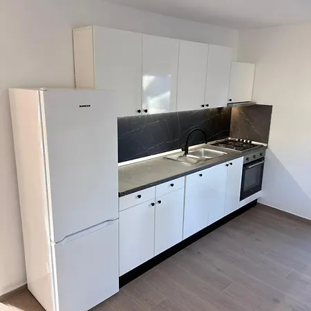 House For 8 People Very Close To The