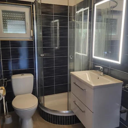 بيت للعطل House For 8 People Very Close To The